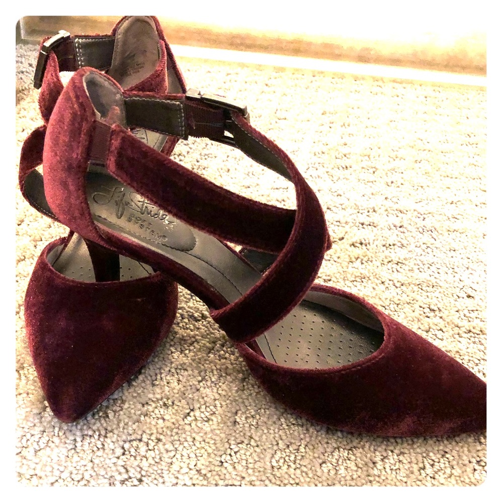 Women’s Velvet Heel